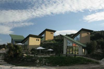 Bote Farms, Finiq