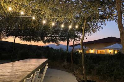 Bote Farms, Finiq
