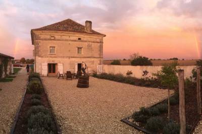 The French Retreat, Bordeaux Region, Yviers