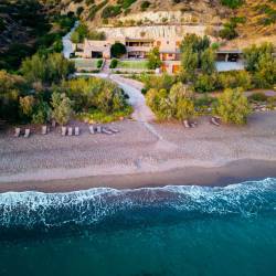 Beach House Arvi