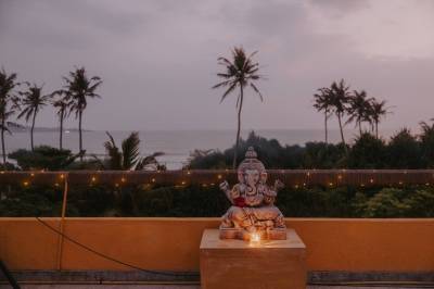 Green Peace Inn - Vegan Beachfront Retreat Venue, Weligama