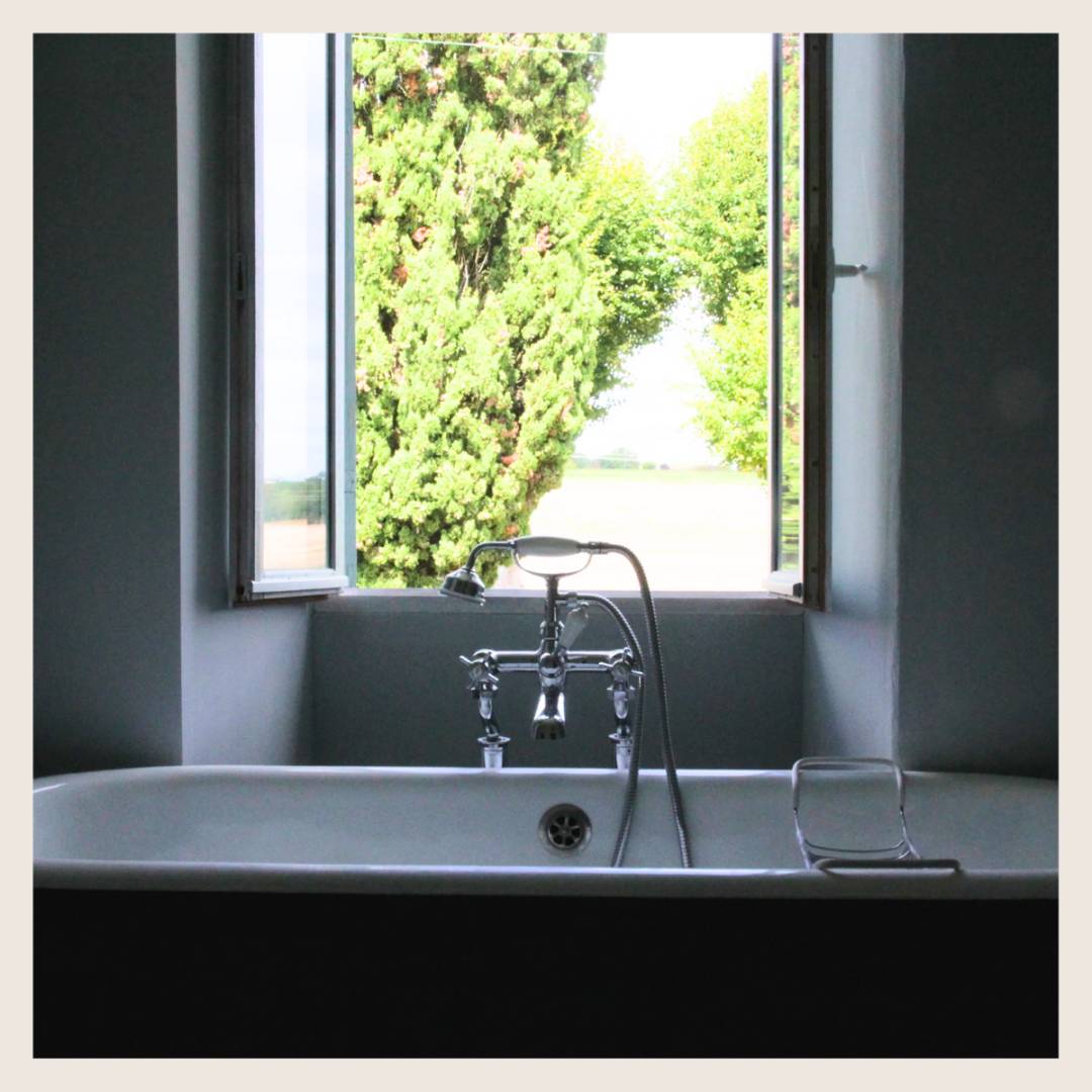 Bedroom without bathroom (shared facilities), The French Retreat, Bordeaux Region, Yviers