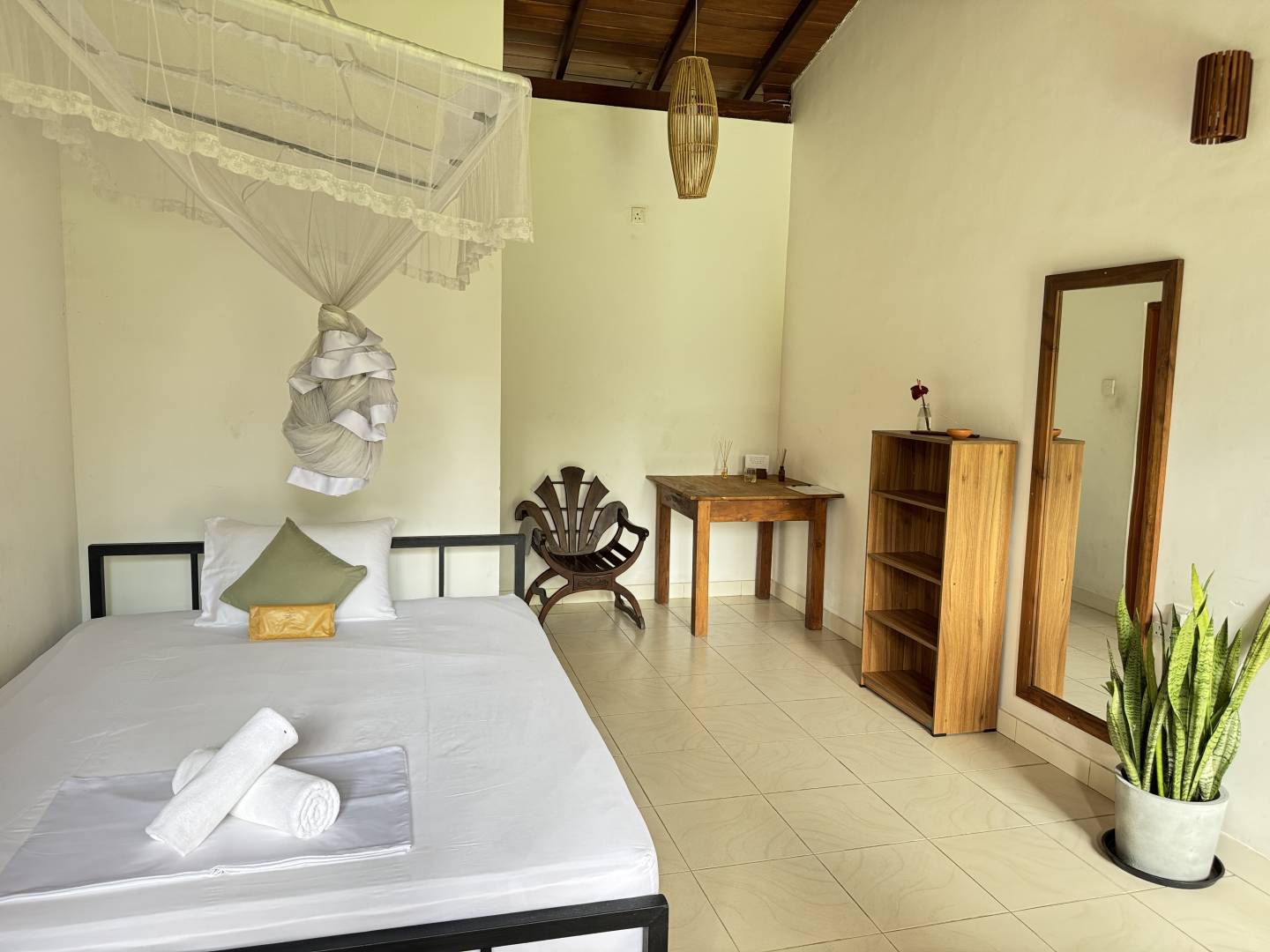 Bedroom, Green Peace Inn - Vegan Beachfront Retreat Venue, Weligama