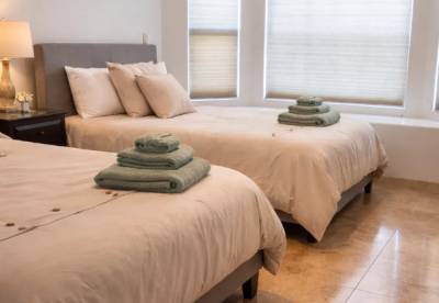 Blisstopia Retreats, Peoria